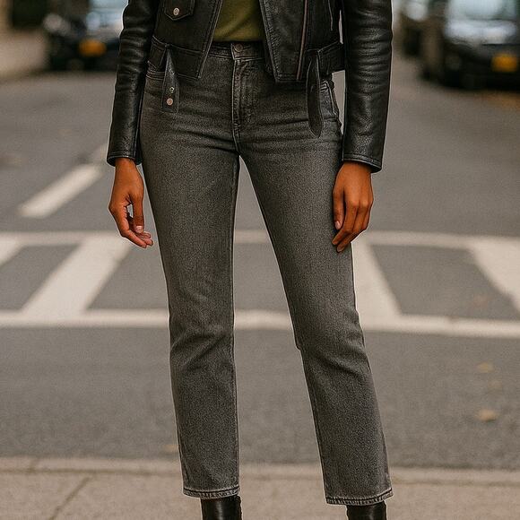 Levi's Women's SIZE 28/26 Premium Denim Wedgie Straight Jeans Gray - Picture 1 of 6